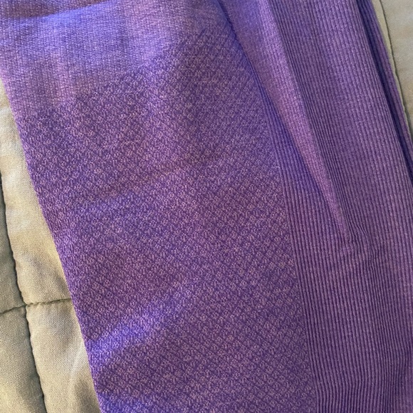 Lululemon free to flow seamless cropped leggings - Picture 3 of 4